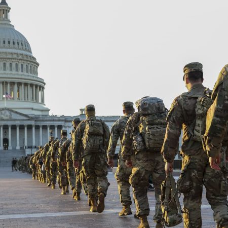 La garde nationale américaine en janvier 2021 après les émeutes pro-Trump.